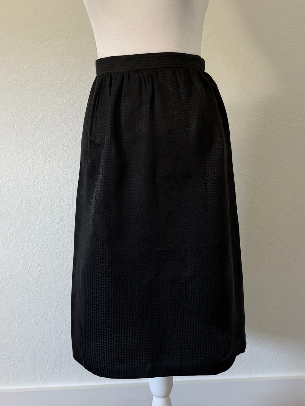Maggy London Black Midi Skirt 100% silk